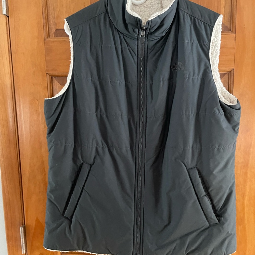 The North Face woman’s Charcoal Puffer Vest